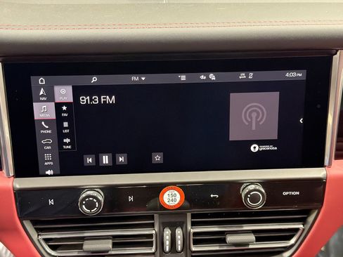 Certified 2026 Porsche Macan Turbo AWD/4WD image 31