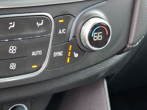 Certified 2023 Chevrolet Traverse LT FWD image 25