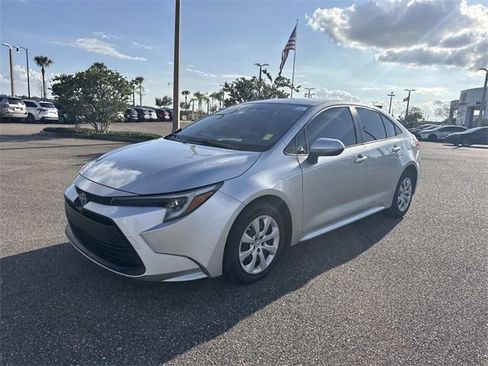 Used 2024 Toyota Corolla LE image 8