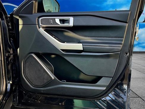 Used 2021 Ford Explorer XLT w/ Equipment Group 202A image 21