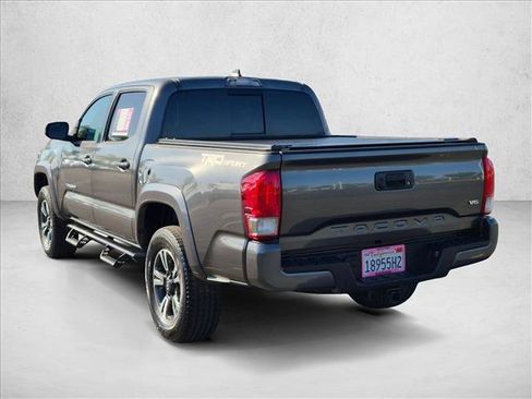 Used 2017 Toyota Tacoma TRD Sport w/ Tow Package RWD image 8