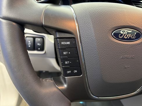 Used 2012 Ford Taurus SEL image 16