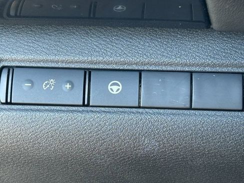 Used 2022 Nissan Pathfinder SV image 23