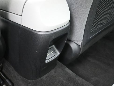 Used 2024 Hyundai Elantra Limited image 29