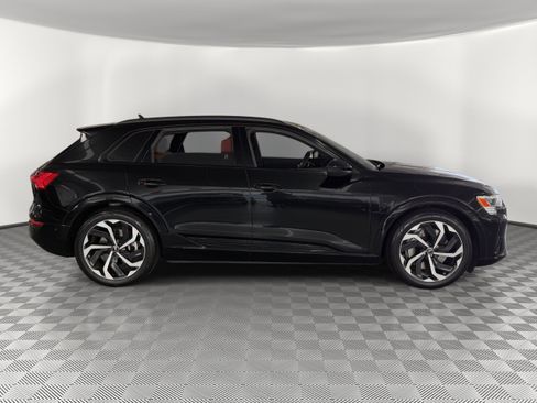 Certified 2024 Audi Q8 e-tron Premium Plus w/ Premium Plus Package AWD/4WD image 8
