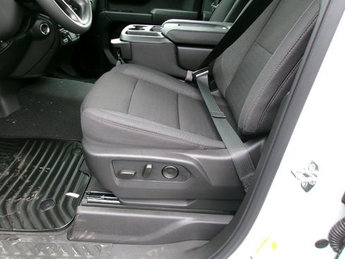 New 2026 Chevrolet Silverado 1500 Custom Trail Boss w/ Dark Appearance Package image 13