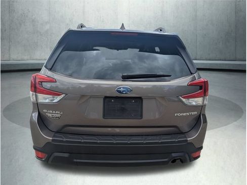 Used 2023 Subaru Forester Premium AWD/4WD image 5