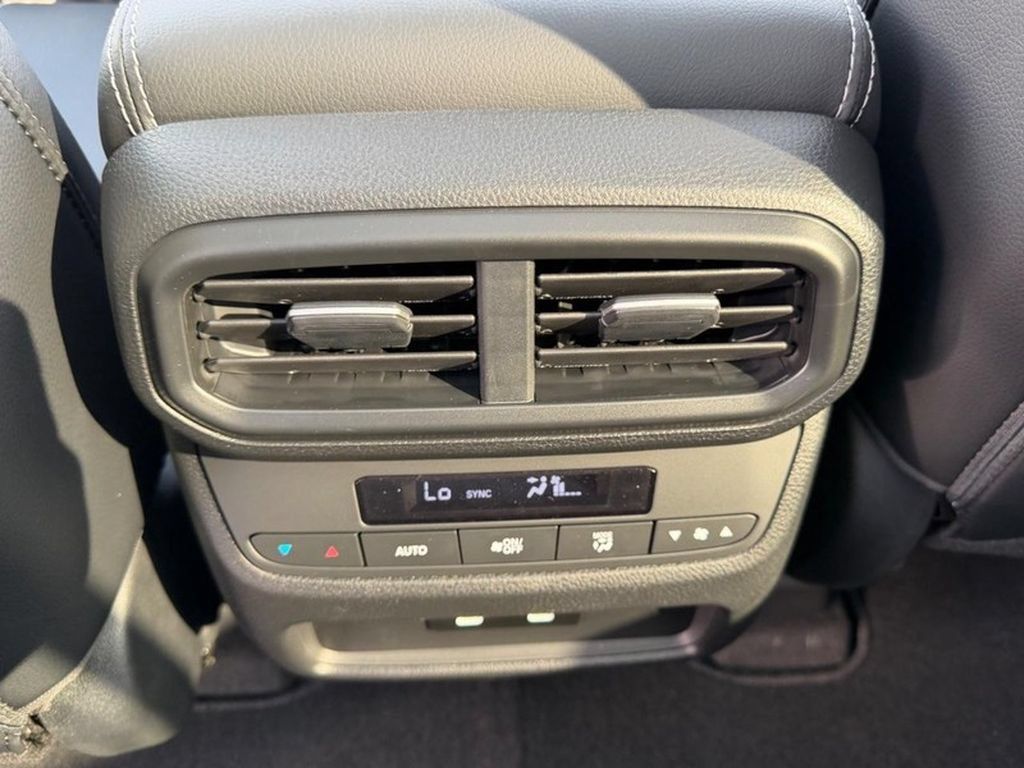 New 2026 Honda Pilot Touring image 12
