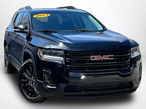 Used 2023 GMC Acadia SLE w/ Driver Convenience Package FWD image 3