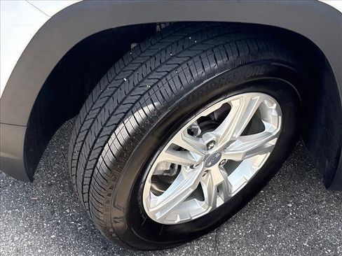 Certified 2024 GMC Terrain SLE AWD/4WD image 24