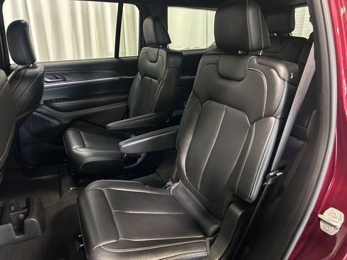 Used 2024 Jeep Grand Cherokee L Limited AWD/4WD image 20