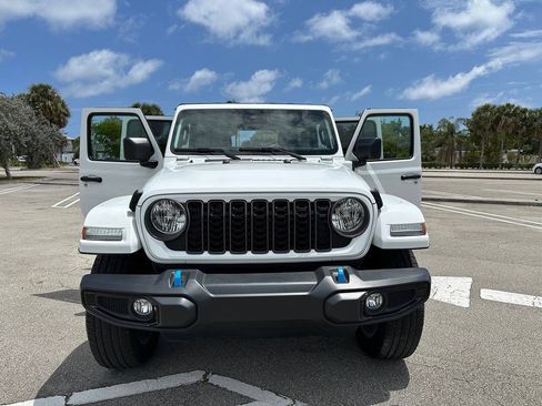 Used 2024 Jeep Wrangler Unlimited AWD/4WD image 26