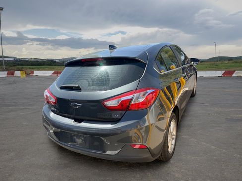 Used 2018 Chevrolet Cruze LT w/ Convenience Package FWD image 3