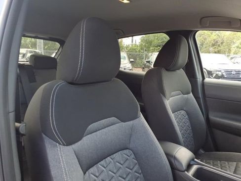 Used 2025 Nissan Kicks SV FWD image 11