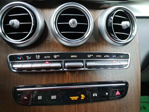 Certified 2022 Mercedes-Benz GLC 300 image 23