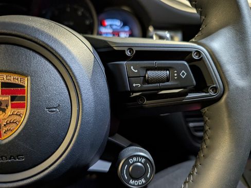 Certified 2026 Porsche Macan AWD/4WD image 30