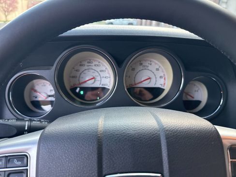 Used 2014 Dodge Challenger R/T image 39