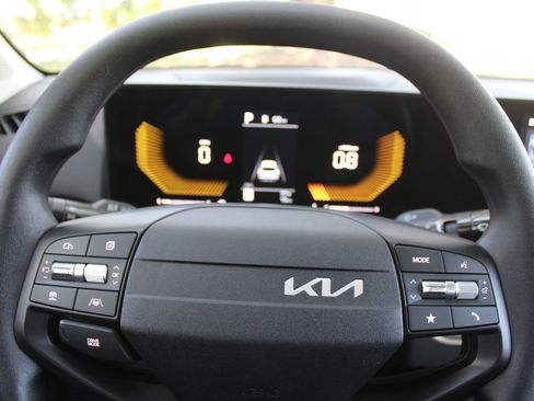 New 2026 Kia K4 FWD image 25
