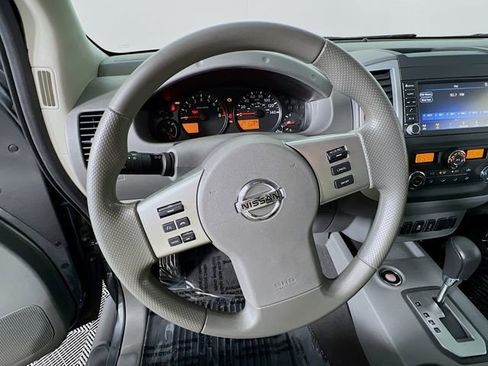 Used 2021 Nissan Frontier SV image 10
