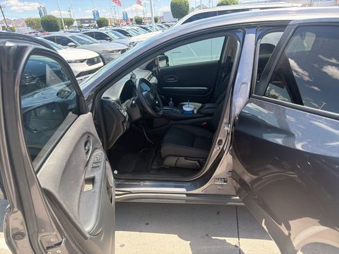 Used 2022 Honda HR-V EX image 5