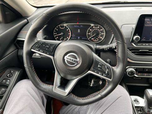 Used 2022 Nissan Altima 2.5 SR FWD image 15