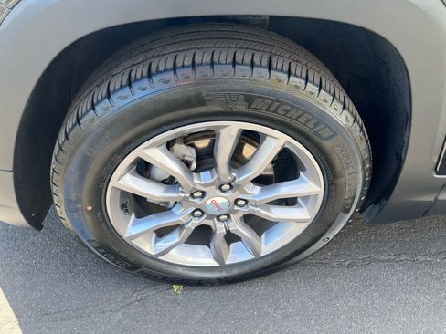 Used 2024 GMC Terrain SLT AWD/4WD image 6