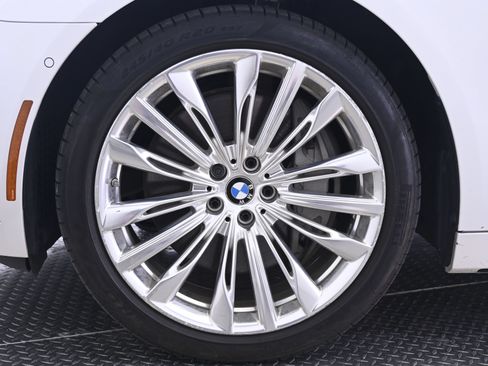Used 2018 BMW 750i xDrive AWD/4WD image 11