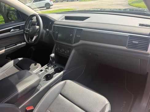 Used 2021 Volkswagen Atlas SE FWD image 21