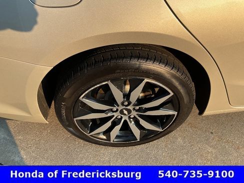 Used 2016 Chevrolet Malibu LT w/ Leather Package FWD image 12