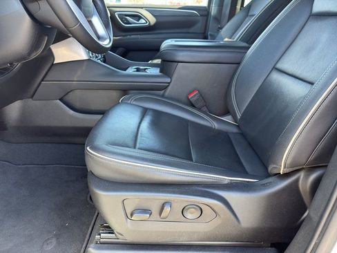 Used 2024 GMC Yukon SLT image 12