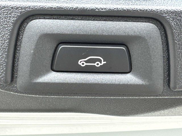 Used 2026 BMW X5 M60i AWD/4WD image 16