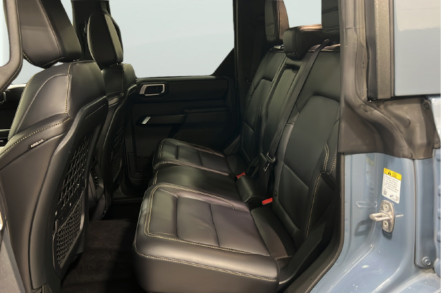Used 2025 Ford Bronco Badlands AWD/4WD image 17