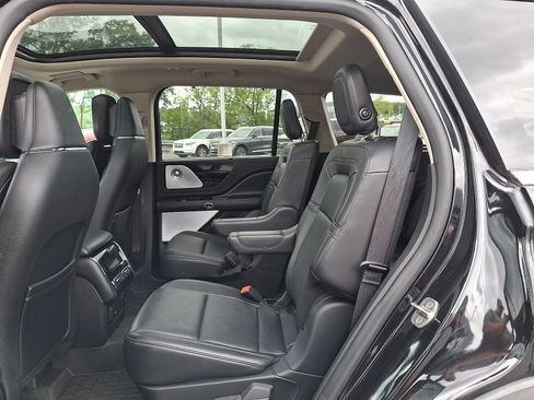 Used 2020 Lincoln Aviator Reserve w/ Equipment Group 202A AWD/4WD image 11