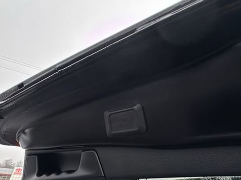 Used 2021 Toyota RAV4 XLE w/ Convenience Package image 40