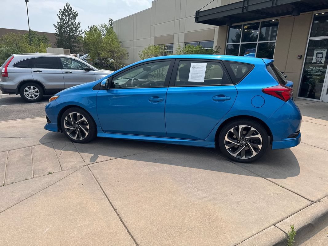 Used 2018 Toyota Corolla iM w/ All-Weather Mat Package FWD image 9