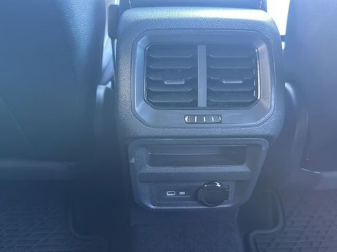 Used 2023 Volkswagen Tiguan SE FWD image 23