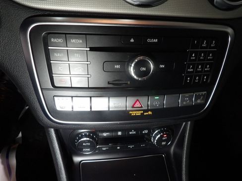 Used 2019 Mercedes-Benz GLA 250 4MATIC image 14
