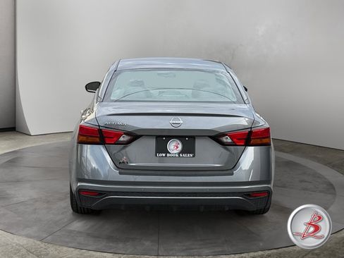 Used 2024 Nissan Altima 2.5 S FWD image 6