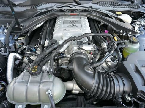Used 2022 Ford Mustang Shelby GT500 w/ Carbon Fiber Track Pack RWD image 35