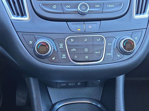 Used 2024 Chevrolet Malibu LT image 28