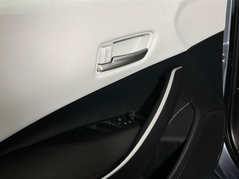 Used 2025 Toyota Corolla SE w/ Convenience Package FWD image 17