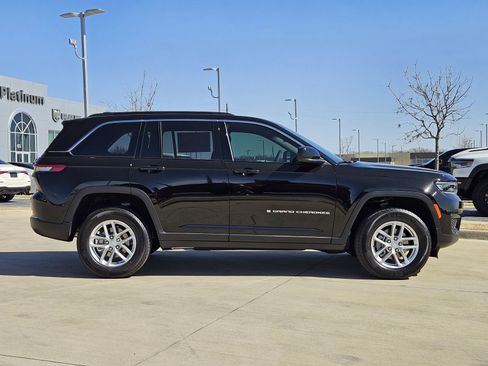 New 2026 Jeep Grand Cherokee Laredo image 6