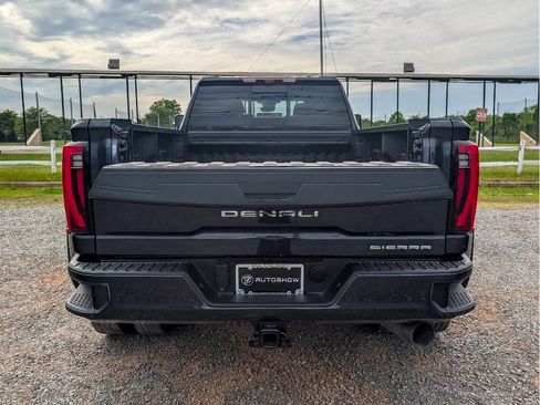 Used 2024 GMC Sierra 3500 Denali Ultimate AWD/4WD image 7