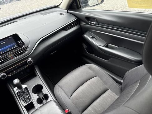 Used 2024 Nissan Altima 2.5 S FWD image 19