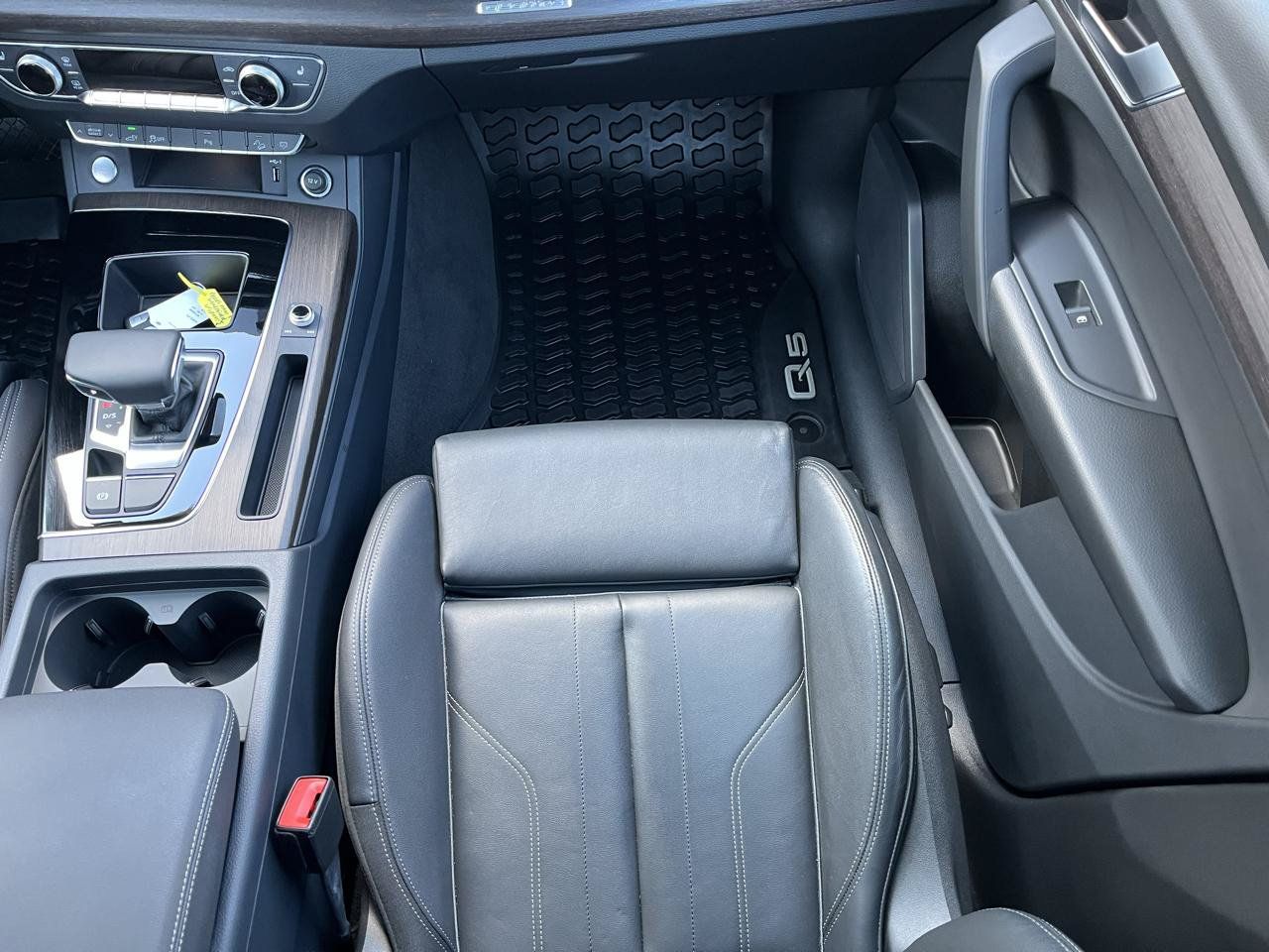 Used 2024 Audi Q5 e Premium w/ Convenience Package AWD/4WD image 19