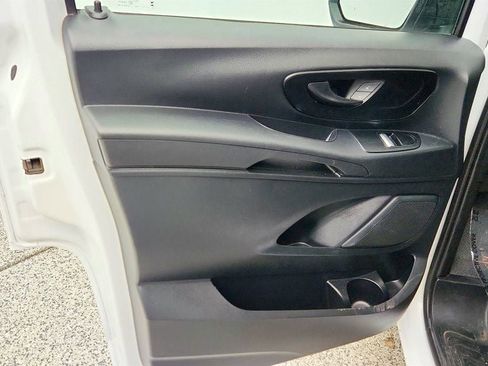 Used 2023 Mercedes-Benz Metris image 10