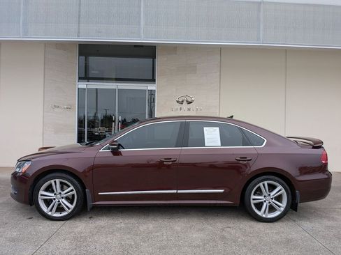 Used 2014 Volkswagen Passat 1.8T SE image 3