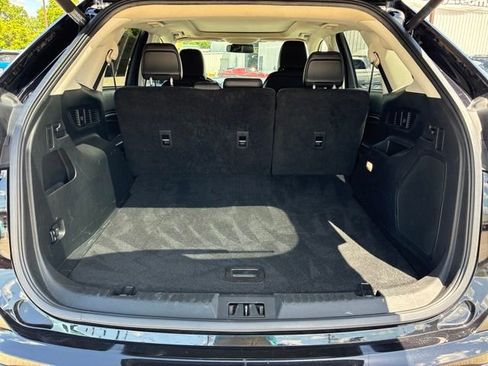 Used 2022 Ford Edge Titanium w/ Class II Trailer Tow Package AWD/4WD image 9