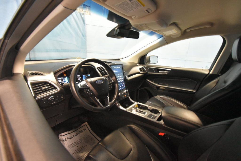 Used 2022 Ford Edge Titanium w/ Equipment Group 301A AWD/4WD image 2