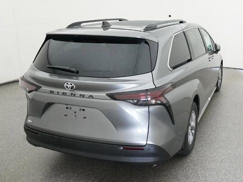 New 2026 Toyota Sienna XLE FWD image 10
